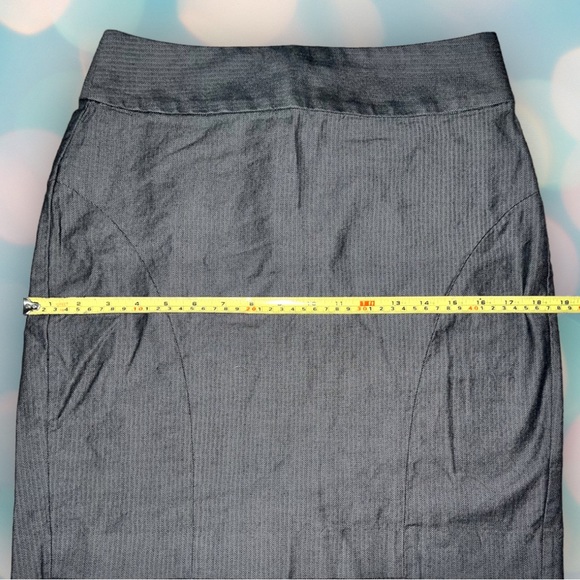 Banana Republic Women’s Straight Pencil Skirt Size 6 - Picture 2 of 4